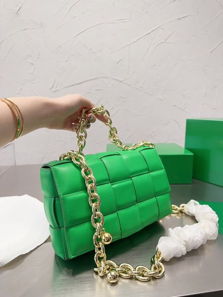 2023 women's designer bag soft cowhide shoulder messenger bag fashion classic leather woven tote bag travel chain shoulder messenger sq
2023 women's designer bag soft cowhide shoulder messenger bag fashion classic leather woven tote bag travel chain shoulder messenger sq