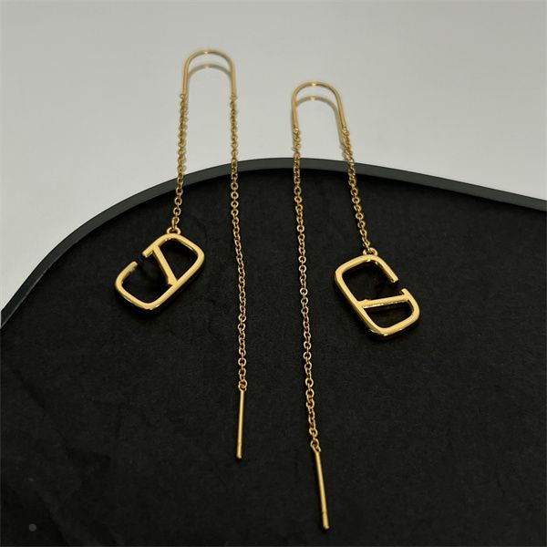 designer stud earring v brand charm pearl earing women fashion hoop jewelry luxury metal crystal earring jeweler woman's gifts xnm4, Golden;silver
designer stud earring v brand charm pearl earing women fashion hoop jewelry luxury metal crystal earring jeweler woman's gifts xnm4, Golden;silver