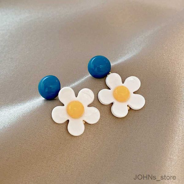 stud exquisite small flower drop earrings cute for ladies lovely fashion personality jewelry gifts for friends earrings trend r230630, Golden;silver
stud exquisite small flower drop earrings cute for ladies lovely fashion personality jewelry gifts for friends earrings trend r230630, Golden;silver