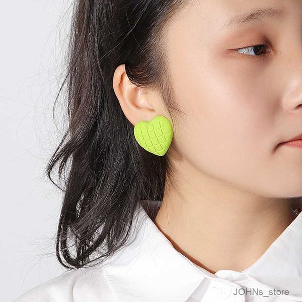 stud sweet candy spray paint heart earrings for women vintage texture earrings party wedding jewelry r230630, Golden;silver
stud sweet candy spray paint heart earrings for women vintage texture earrings party wedding jewelry r230630, Golden;silver