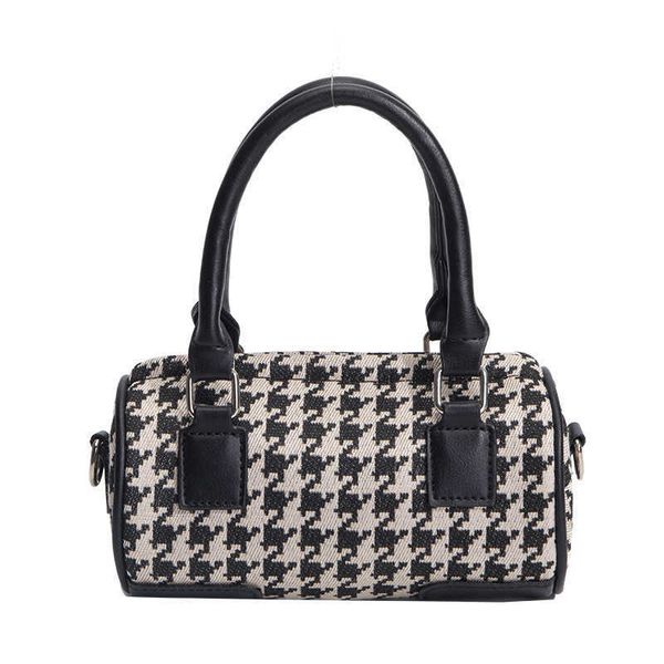 lovely design play cylinder clutch tartan fabric handbags 
lovely design play cylinder clutch tartan fabric handbags