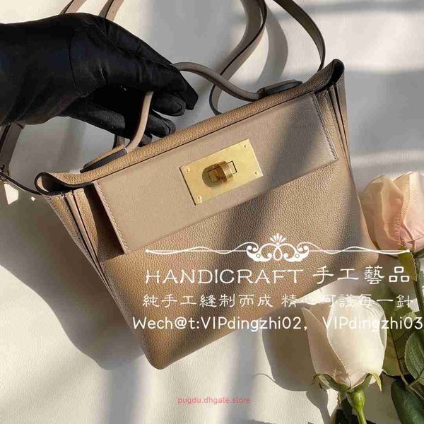 original h home tote bags wholesale vip director pure manual sewing 2424mini bag evercolor leather beige milk tea with real logo
original h home tote bags wholesale vip director pure manual sewing 2424mini bag evercolor leather beige milk tea with real logo
