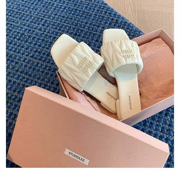 sheepskin mius beach shoes women slide designer sandals pleated square slippers for women's summer new fashion flat bottom external wea
sheepskin mius beach shoes women slide designer sandals pleated square slippers for women's summer new fashion flat bottom external wea