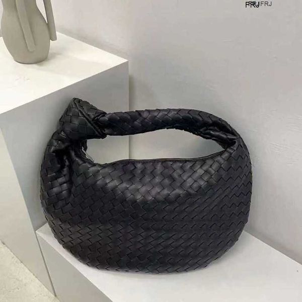 bottegas bags venetas 2023 new spring net red portable cloud ox horn bag fashion trend versatile woven womens foreign style hand have logo f
bottegas bags venetas 2023 new spring net red portable cloud ox horn bag fashion trend versatile woven womens foreign style hand have logo f
