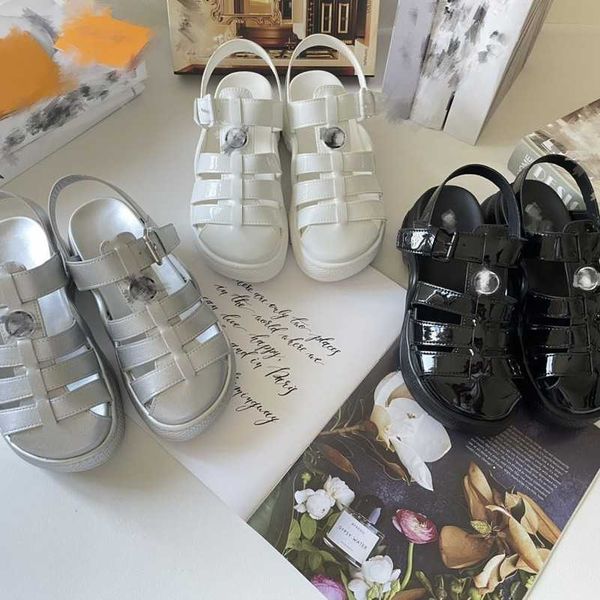 famous brand lu archlight sandals real leather platform summer shoes black white sliver gladiator sandal thick bottom sole monograms circle
famous brand lu archlight sandals real leather platform summer shoes black white sliver gladiator sandal thick bottom sole monograms circle