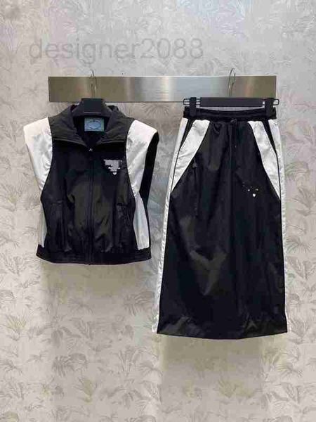 two piece dress designer 23 spring/summer fashion contrast letter embroidered polo collar sleeveless vest coat high waist half skirt set 3gc, White
two piece dress designer 23 spring/summer fashion contrast letter embroidered polo collar sleeveless vest coat high waist half skirt set 3gc, White