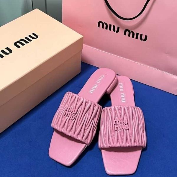 slide women's women mius designer sandals beach shoes slippers 2023 new wrinkled flat bottomed flip flop mesh red for high appearance j
slide women's women mius designer sandals beach shoes slippers 2023 new wrinkled flat bottomed flip flop mesh red for high appearance j