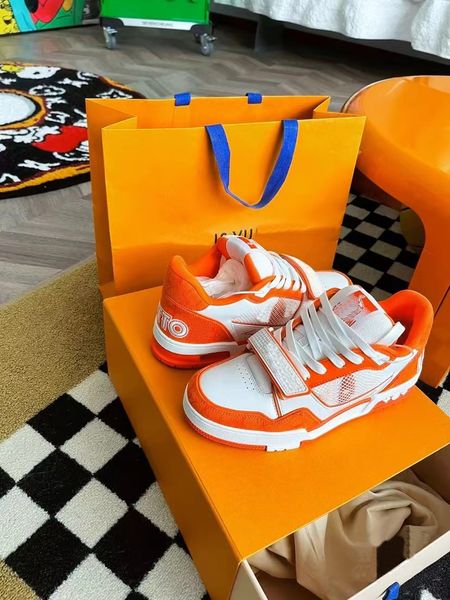 luxury designer casual shoes logo embossed trainer sneaker triple white pink sky blue black green yellow denim low mens sneakers women train
luxury designer casual shoes logo embossed trainer sneaker triple white pink sky blue black green yellow denim low mens sneakers women train