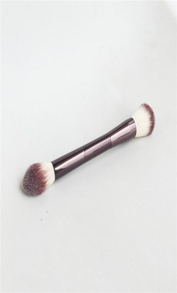 hourglass ambient lighting edit brush doubleended powder bronzer blush highlighter makeup brush9542554
hourglass ambient lighting edit brush doubleended powder bronzer blush highlighter makeup brush9542554