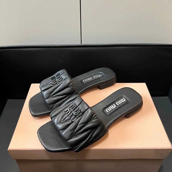 designer mius beach sandals shoes women flat slide bottomed square toe slippers for girls in summer pleated heels soft bfnh
designer mius beach sandals shoes women flat slide bottomed square toe slippers for girls in summer pleated heels soft bfnh
