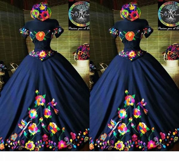 2021 fashion charro mexico quinceanera dresses navy blue embroidered off the shoulder satin corset back sweet 15 girls prom dress 1264134, Blue;red
2021 fashion charro mexico quinceanera dresses navy blue embroidered off the shoulder satin corset back sweet 15 girls prom dress 1264134, Blue;red