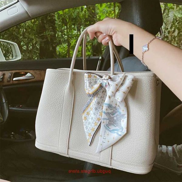 original h home tote bags wholesale bag female 2023 autumn and winter new lychee pattern garden bag leather portable commuter large capaci h
original h home tote bags wholesale bag female 2023 autumn and winter new lychee pattern garden bag leather portable commuter large capaci h