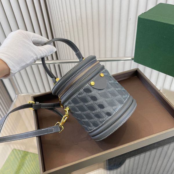 designer bag for women luxury shoulder bag leather bucket bag toilet pouch beauty cross body bag ladies handbags large capacity high quality
designer bag for women luxury shoulder bag leather bucket bag toilet pouch beauty cross body bag ladies handbags large capacity high quality