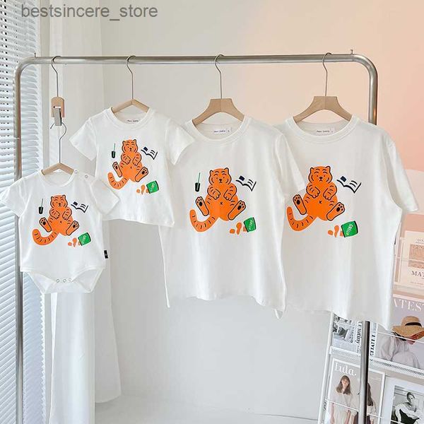 family summer clothes for mother and daughter equal clothing baby mom dad t shirt family t-shirt for parents and children tees l230522, Blue
family summer clothes for mother and daughter equal clothing baby mom dad t shirt family t-shirt for parents and children tees l230522, Blue