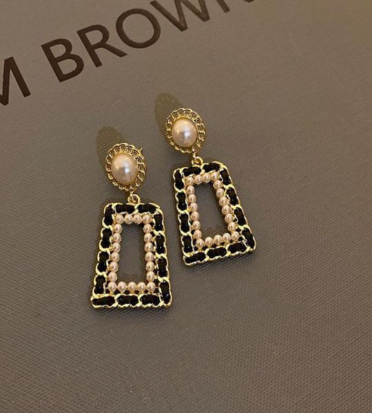 2023 retro charm leather pearl geometric earrings niche design light luxury highend earrings fashion unique for women no box9903626, Golden
2023 retro charm leather pearl geometric earrings niche design light luxury highend earrings fashion unique for women no box9903626, Golden
