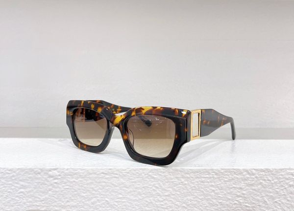 2023 women designer sunglasses original eyeglasses outdoor shades luxury pc frame fashion classic lady women men glasses unisex, White;black
2023 women designer sunglasses original eyeglasses outdoor shades luxury pc frame fashion classic lady women men glasses unisex, White;black