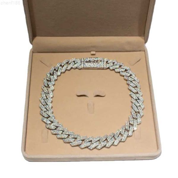 luxury moissanite cuban link chain hip hop schmuck 925 sterling silber 18mm vvs moissanite iced out from vietnam manufacturer, Silver
luxury moissanite cuban link chain hip hop schmuck 925 sterling silber 18mm vvs moissanite iced out from vietnam manufacturer, Silver