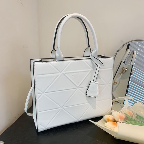 brand women's messenger bags with logo large medium handbag new shoulder bag cross body tote bag 32x26x11cm
brand women's messenger bags with logo large medium handbag new shoulder bag cross body tote bag 32x26x11cm