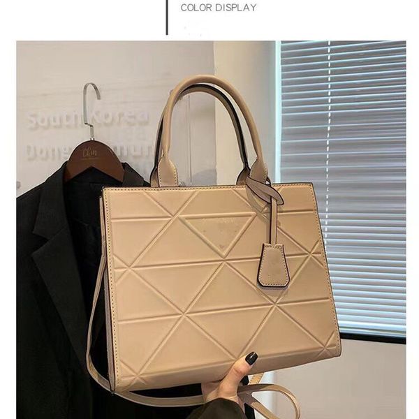 brand 23ss women's messenger bags with logo large medium handbag new shoulder bag cross body tote bag
brand 23ss women's messenger bags with logo large medium handbag new shoulder bag cross body tote bag