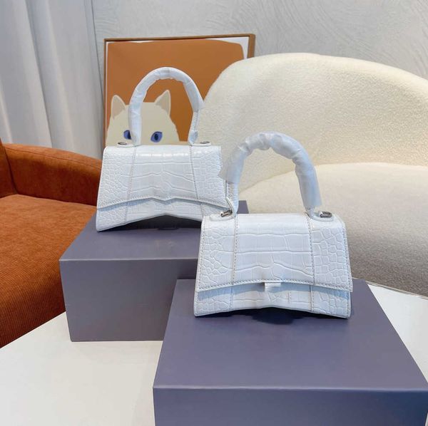 hourglass designer bag fashion hands shoulder luxurys bags metal chain gold silver women hand genuine leather miniature shell fashion wholes
hourglass designer bag fashion hands shoulder luxurys bags metal chain gold silver women hand genuine leather miniature shell fashion wholes