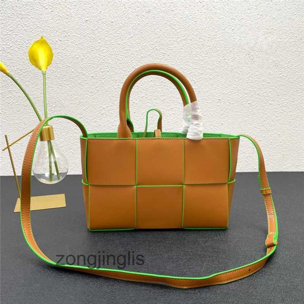 handbag arco venetas bags designer the tote bag basket bag fashion luxury bottegas cowhide color woven large capacity single shoulder leathe
handbag arco venetas bags designer the tote bag basket bag fashion luxury bottegas cowhide color woven large capacity single shoulder leathe