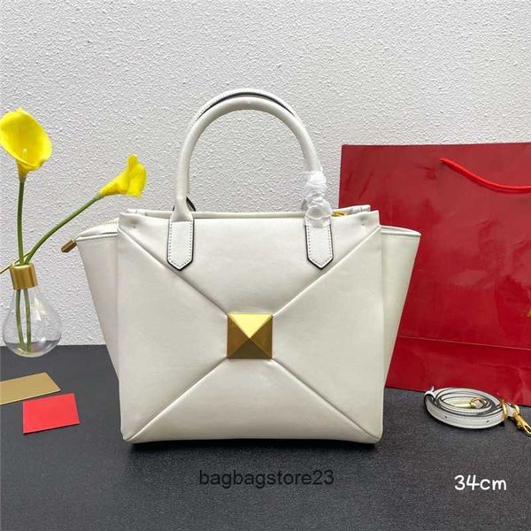 valentiino bag lady purse bags designer fashion big rivet handbag metal genuine leather women's versatile one shoulder crossbody
valentiino bag lady purse bags designer fashion big rivet handbag metal genuine leather women's versatile one shoulder crossbody
