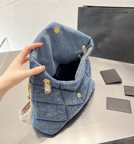 designer messenger bags ladies shoulder crossbody bag single zipper plain thread sequins letter sequined handbag for ladies
designer messenger bags ladies shoulder crossbody bag single zipper plain thread sequins letter sequined handbag for ladies