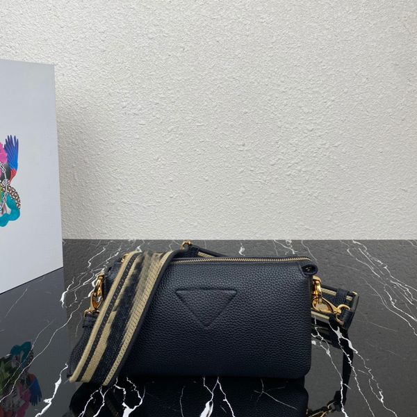 2023 new women's crossbody bag high-end quality shoulder bag with deerskin grain cowhide layer versatile with large capacity space feel
2023 new women's crossbody bag high-end quality shoulder bag with deerskin grain cowhide layer versatile with large capacity space feel