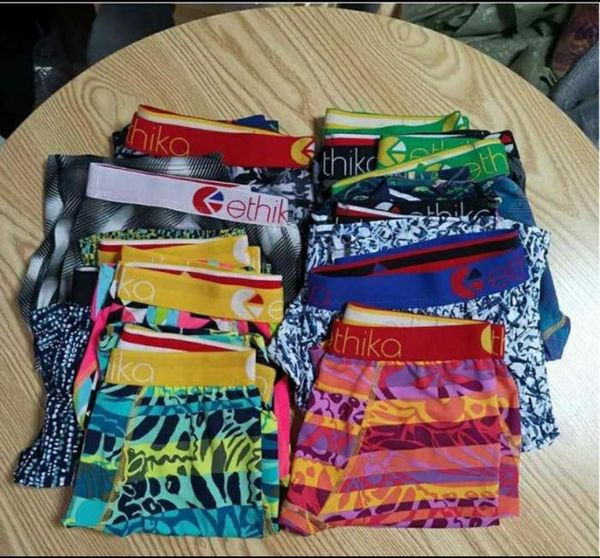 color random mens design underwear boxer shorts mens male underwear men boxer underpants comfortable breathable cuecas boxer2019725
color random mens design underwear boxer shorts mens male underwear men boxer underpants comfortable breathable cuecas boxer2019725