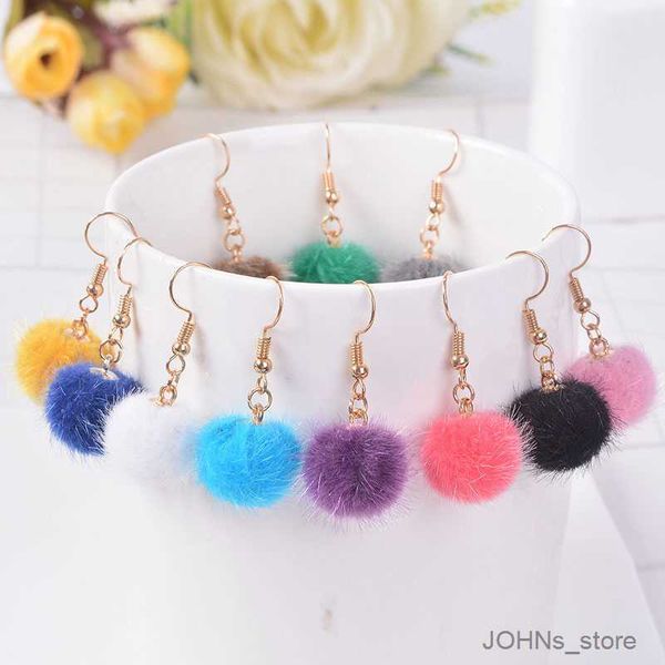 stud multicolors fake rabbit faux fur ball ear dangle earrings cute soft pompom long drop earring jewelry for lady women girls r230630, Golden;silver 
stud multicolors fake rabbit faux fur ball ear dangle earrings cute soft pompom long drop earring jewelry for lady women girls r230630, Golden;silver