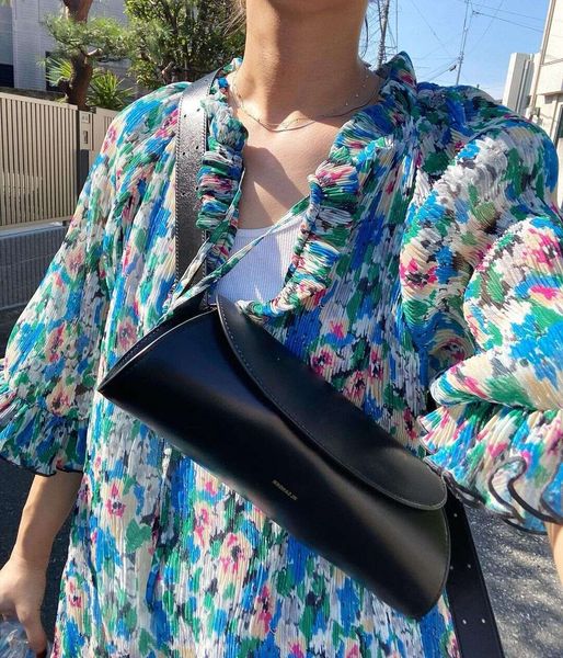 fashion designer bag small brand cylinder bag for women canolo series new leather cowhide luxury women's bag
fashion designer bag small brand cylinder bag for women canolo series new leather cowhide luxury women's bag
