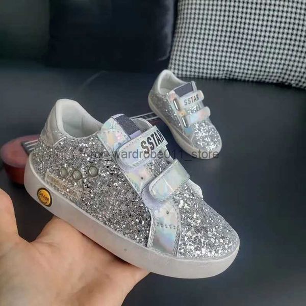 Athletic Outdoor Kids Sneakers 2023 Autumn Girls Sport Running Chunky Trainers Toddler Children Casual Star Shoes Fashion Brand Glitter Soft Sole Q231003, White silver
Athletic Outdoor Kids Sneakers 2023 Autumn Girls Sport Running Chunky Trainers Toddler Children Casual Star Shoes Fashion Brand Glitter Soft Sole Q231003, White silver