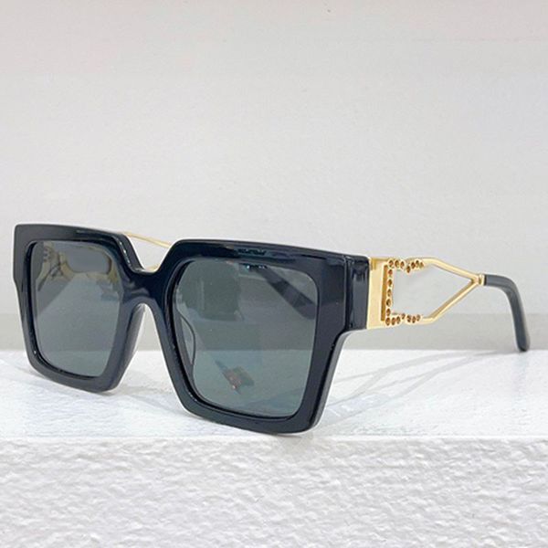 Designer Sunglasses High quality Luxury Women Outdoor Activities Beach Party Trend Men Plate Square Mirror Frame Metal Hollow Mirror Leg Side Symbol Box 4446B
Designer Sunglasses High quality Luxury Women Outdoor Activities Beach Party Trend Men Plate Square Mirror Frame Metal Hollow Mirror Leg Side Symbol Box 4446B