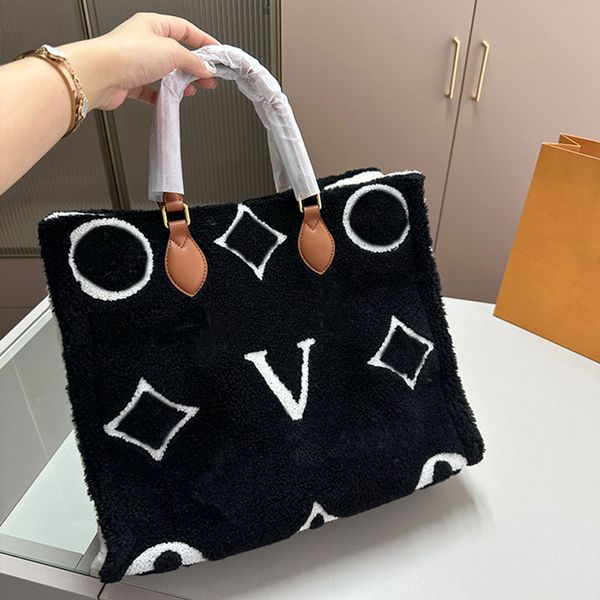 Ladie brand Tote handbag V letter designer soft Plush totes wide shoulder strap crossbody bag Simple temperament shoulder handbags
Ladie brand Tote handbag V letter designer soft Plush totes wide shoulder strap crossbody bag Simple temperament shoulder handbags