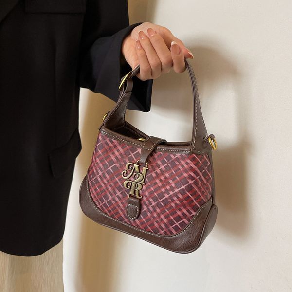 wholesale shoulder bags 2 elegant color retro color matching leather handbag street fashion buckle Messenger bag French plaid mobile phone coin purse 0363#
wholesale shoulder bags 2 elegant color retro color matching leather handbag street fashion buckle Messenger bag French plaid mobile phone coin purse 0363#