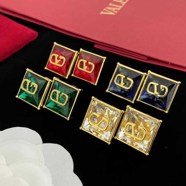 Designer Earring letter V Luxury top jewelry Valentinolies New V Letter Square Diamond Earstuds Women's Fashion Versatile 925 Silver Needle Earrings Jewelry gift
Designer Earring letter V Luxury top jewelry Valentinolies New V Letter Square Diamond Earstuds Women's Fashion Versatile 925 Silver Needle Earrings Jewelry gift