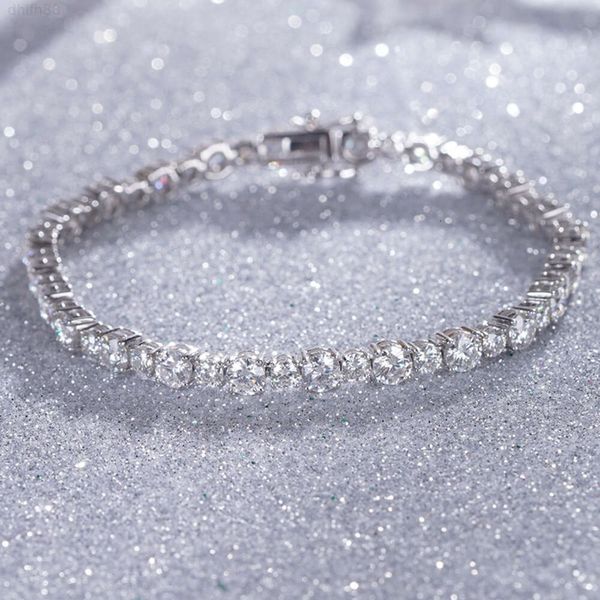 Hot Sale Hip-hop Fashion Trend 14k/18k Tennis Bracelet for Men and Women Are Available in a Variety of Sizes Worth Buying.
Hot Sale Hip-hop Fashion Trend 14k/18k Tennis Bracelet for Men and Women Are Available in a Variety of Sizes Worth Buying.