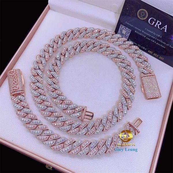 Hip Hop Jewelry 12Mm 15Mm 18Mm Sterling Sier 2 Tone Iced Out Custom Initial Necklace Moissanite Cuban Link Chain
Hip Hop Jewelry 12Mm 15Mm 18Mm Sterling Sier 2 Tone Iced Out Custom Initial Necklace Moissanite Cuban Link Chain