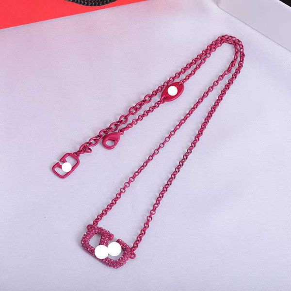 Designer Necklace letter V Luxury top jewelry Valentinolies Female New Letter Purple Pink Diamond Fashion Bracelet Versatile Brass Material Necklace Jewelry gift
Designer Necklace letter V Luxury top jewelry Valentinolies Female New Letter Purple Pink Diamond Fashion Bracelet Versatile Brass Material Necklace Jewelry gift