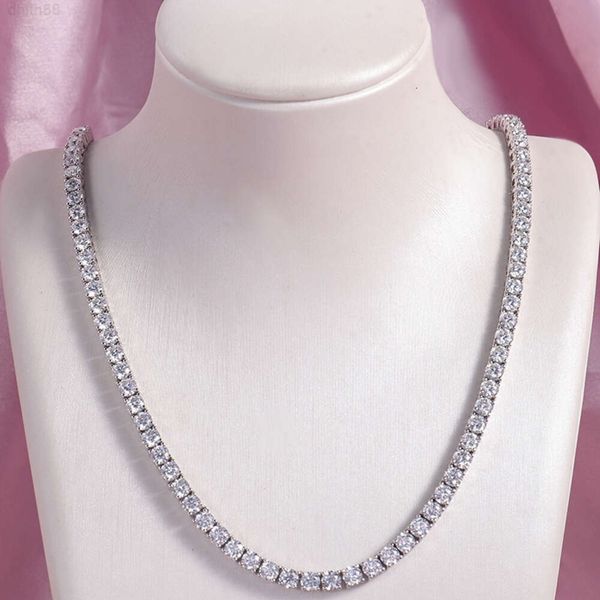 Custom Gorgeous Craftmanship 3mm Pure White Moissanite Diamond Tennis Necklace in Solid Gold
Custom Gorgeous Craftmanship 3mm Pure White Moissanite Diamond Tennis Necklace in Solid Gold