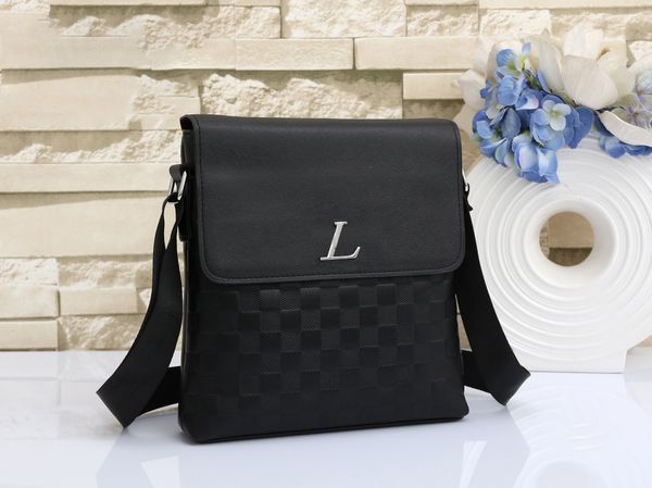 Luxurys designers Mens Shoulder Bags Man Briefcases fashion Handbag Bolsas Messenger Bag Crossbody Bag purse L206, Q3
Luxurys designers Mens Shoulder Bags Man Briefcases fashion Handbag Bolsas Messenger Bag Crossbody Bag purse L206, Q3