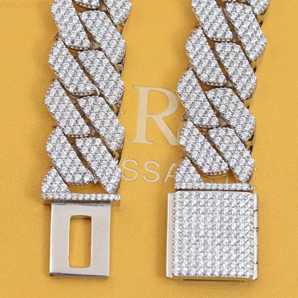 Custom Bracelets 3 Rows 18mm with Ice Out Loose Moissanite Stone Bracelet 925 Sterling Silver Cuban Bracelet
Custom Bracelets 3 Rows 18mm with Ice Out Loose Moissanite Stone Bracelet 925 Sterling Silver Cuban Bracelet