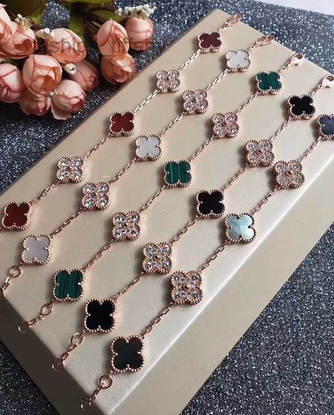 Classic designer jewelry Four-leaf Clover Bracelet jewelrys Charm 6 colors Bracelets Chain 18K Gold Agate Shell Mother-of-Pearl for Women Jewelry gifts Van Clee
Classic designer jewelry Four-leaf Clover Bracelet jewelrys Charm 6 colors Bracelets Chain 18K Gold Agate Shell Mother-of-Pearl for Women Jewelry gifts Van Clee