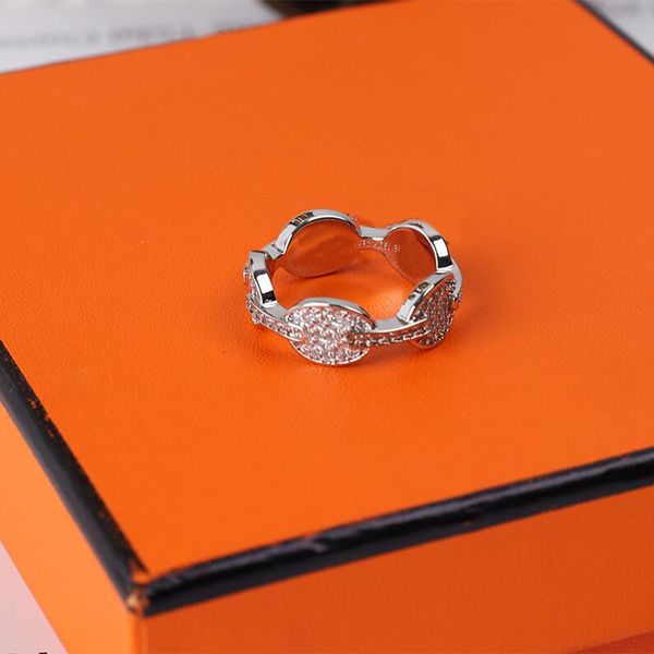Mens Women Rings Fashion Designer Vintage Ring Engraving Couples Ring Wedding Jewelry Gift Love Rings Bague 6 Styles with Box Optional
Mens Women Rings Fashion Designer Vintage Ring Engraving Couples Ring Wedding Jewelry Gift Love Rings Bague 6 Styles with Box Optional