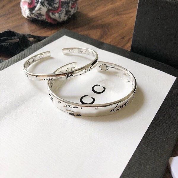 2023 Designer Charm Bracelets Rose Insert Pink Crystal Fashion Luxury Simple Versatile Copper Bracelet Gifts for Women-5
2023 Designer Charm Bracelets Rose Insert Pink Crystal Fashion Luxury Simple Versatile Copper Bracelet Gifts for Women-5