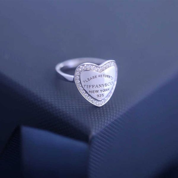 Tiff Ring Designer Jewelry Luxury Fashion jewelry S925 Sterling Silver Edge Love Small Design Personality Gift Girlfriend accessory
Tiff Ring Designer Jewelry Luxury Fashion jewelry S925 Sterling Silver Edge Love Small Design Personality Gift Girlfriend accessory