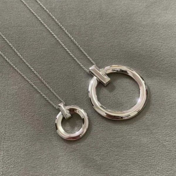 Tiff Necklace Designer luxury fashion jewelry 925 Full Body Sterling Silver necklace Couple Light Luxury Small Group Pendant Clavicle Chain jewelry accessory
Tiff Necklace Designer luxury fashion jewelry 925 Full Body Sterling Silver necklace Couple Light Luxury Small Group Pendant Clavicle Chain jewelry accessory