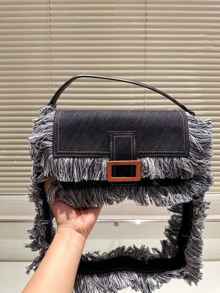Luxury Classic Women Shoulder Bags Fashion Travelling Designer Tote Handbags Letter Wide Strap Crossbody Bag Large Capacity, Black
Luxury Classic Women Shoulder Bags Fashion Travelling Designer Tote Handbags Letter Wide Strap Crossbody Bag Large Capacity, Black