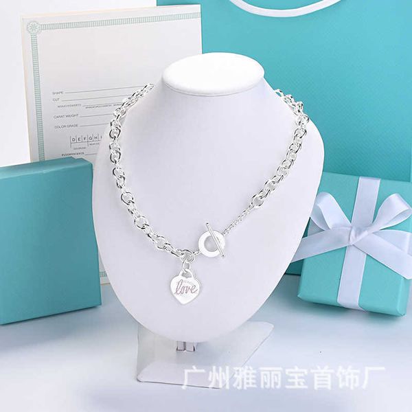 Tiff Necklace Designer luxury fashion jewelry love necklace female CNC steel seal enamel peach heart-shaped pendant thick chain heart-shaped couple necklace
Tiff Necklace Designer luxury fashion jewelry love necklace female CNC steel seal enamel peach heart-shaped pendant thick chain heart-shaped couple necklace