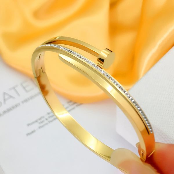 Beautiful Designers White Zircon Nail Bangle Bracelet Gold Silver Plated Women Gift Stainless Steel Jewelry
Beautiful Designers White Zircon Nail Bangle Bracelet Gold Silver Plated Women Gift Stainless Steel Jewelry
